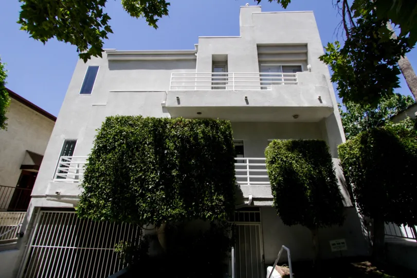 The balconies at 14441 Benefit St in Sherman Oaks