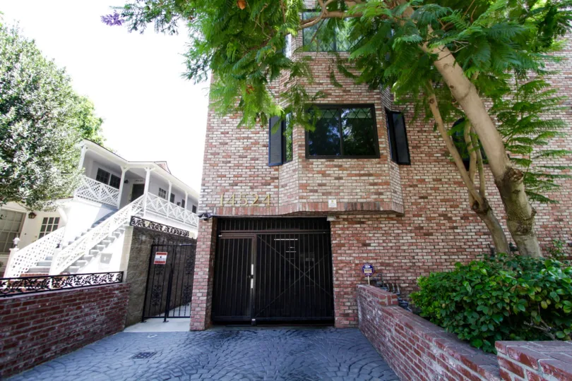 The entrance into 14524 Benefit St