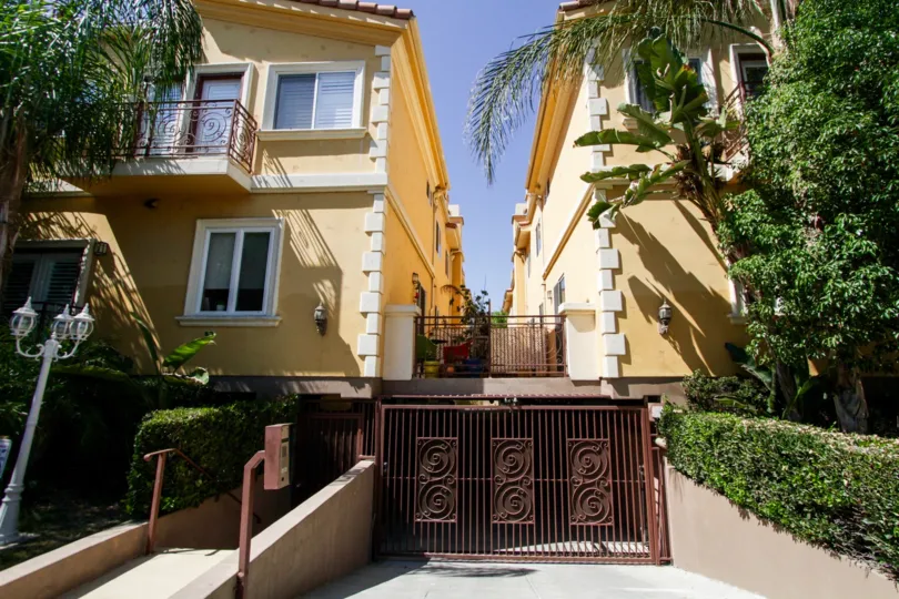 The parking to use at 14535 Margate St in Sherman Oaks