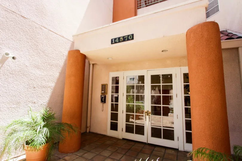 The entrance into 14570 Benefit St in Sherman Oaks