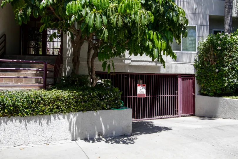 The parking for 14631 Dickens St