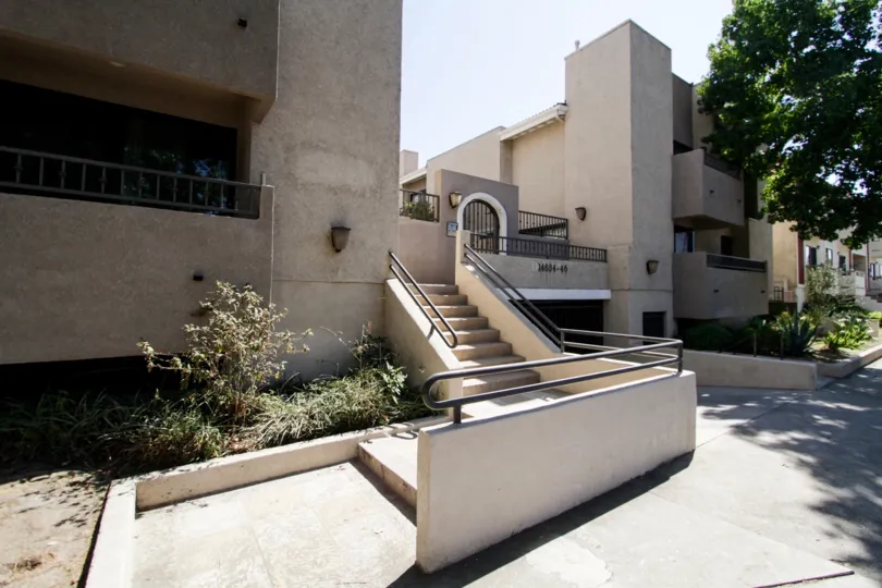 The stairs to the entrance of 14634 Magnolia Blvd in Sherman Oaks