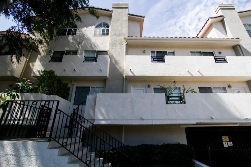 The balconies at 14727 Magnolia Blvd in Sherman Oaks