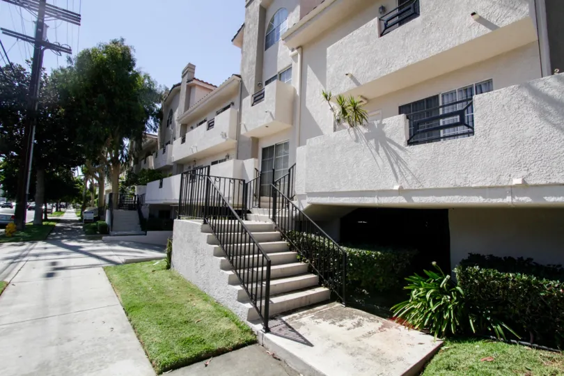 The sidewalk leading up to 14727 Magnolia Blvd