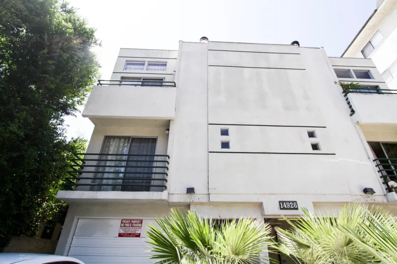 The balconies at 14926 Moorpark St