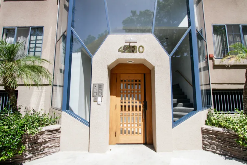 The entrance into 4230 Stansbury Ave in Sherman Oaks