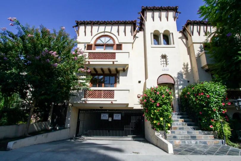 The parking for 4360 Ventura Canyon Ave
