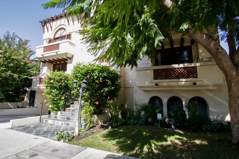 The landscaping at 4360 Ventura Canyon Ave