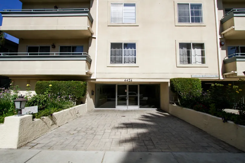 The entryway at 4426 Ventura Canyon Ave in Sherman Oaks