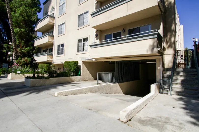 The parking for 4426 Ventura Canyon Ave
