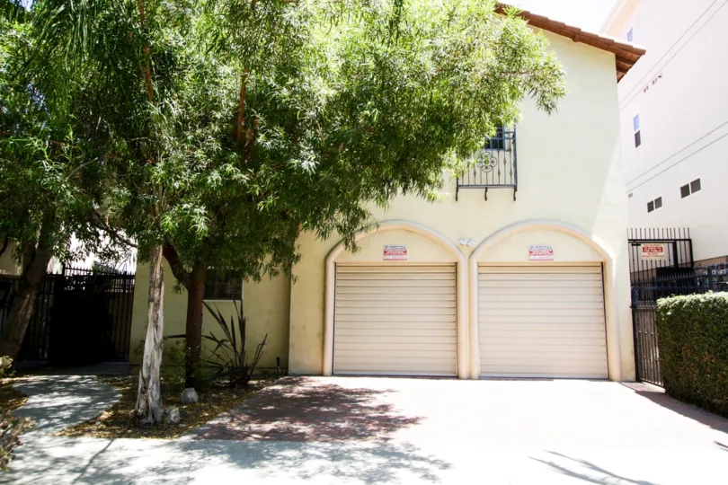 The parking for 4442 Vista Del Monte Ave in Sherman Oaks