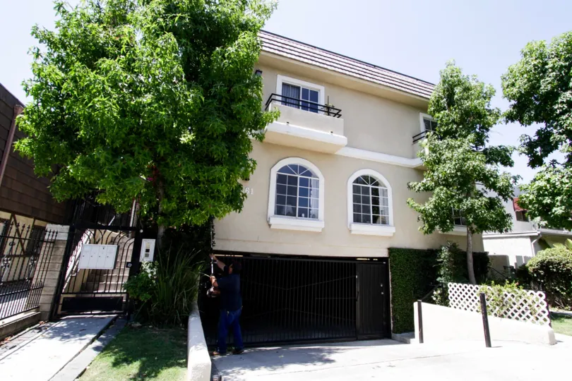 The parking for 4461 Vista Del Monte Ave