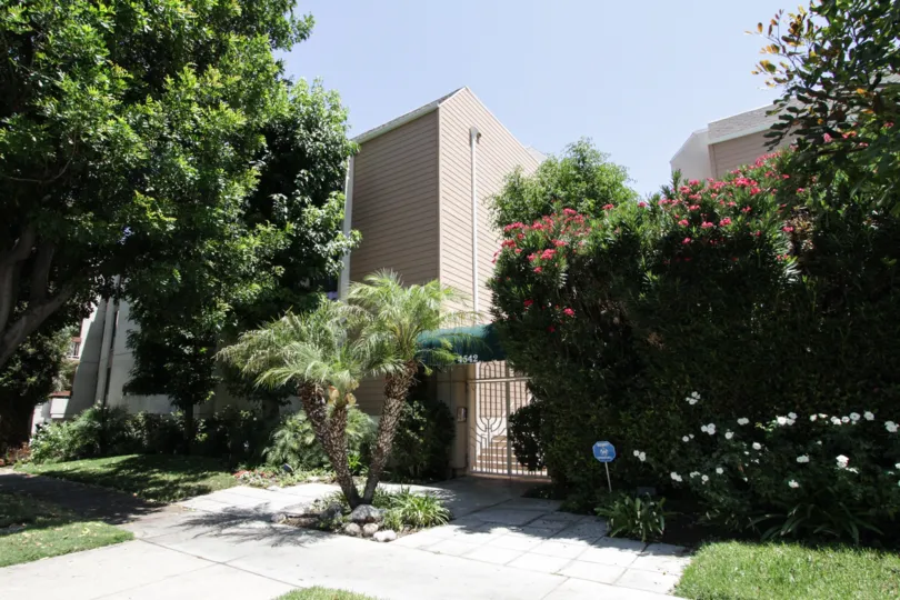 The building at 4542 Willis Ave