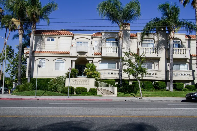 The building at 4970 Kester Ave in Sherman Oaks