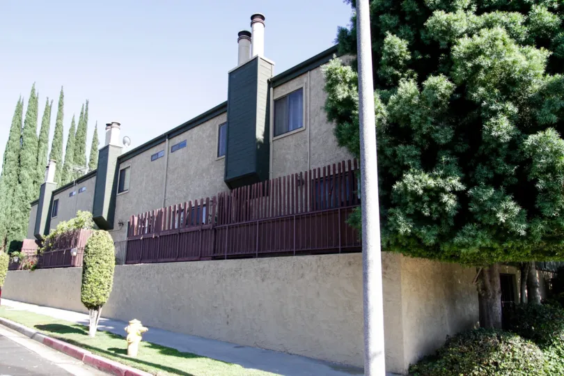 The building at 5070 Kester Ave in Sherman Oaks