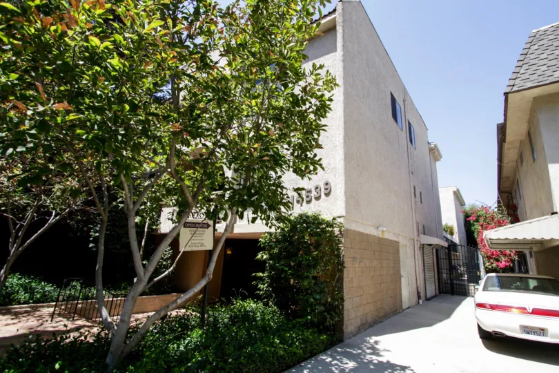 The landscaping seen throughout the Benefit Condominiums property