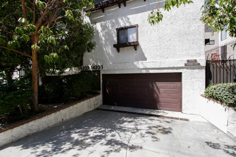 The drive into the garage at Casa Serena