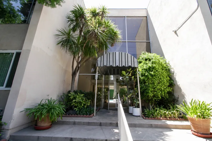 The entrance into Chandler House in Sherman Oaks