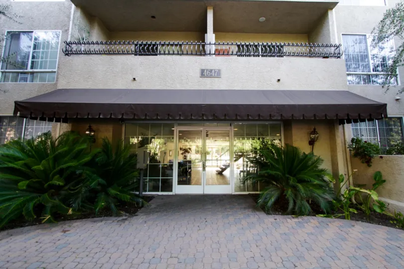 The entrance into the Chateau Royale in Sherman Oaks