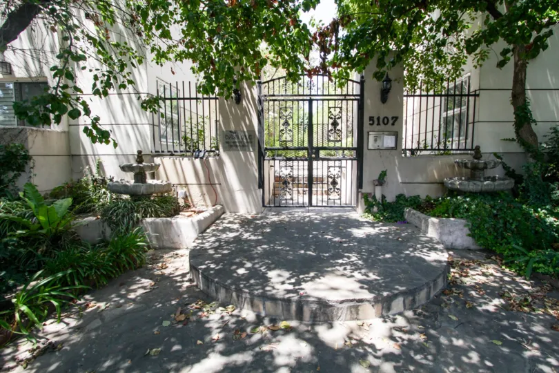 The entrance into Chelsea Court in Sherman Oaks