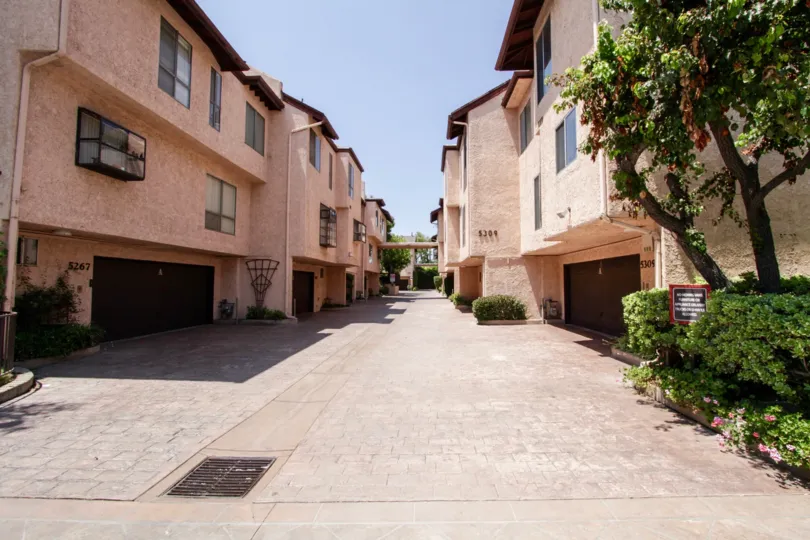 The road through the Coldwater Garden Terrace in Sherman Oaks