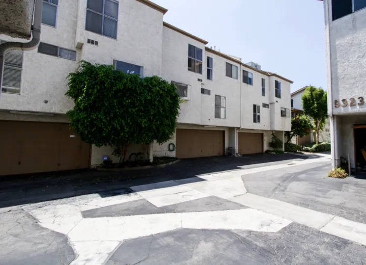 The drive up to Coldwater Villas in Sherman Oaks