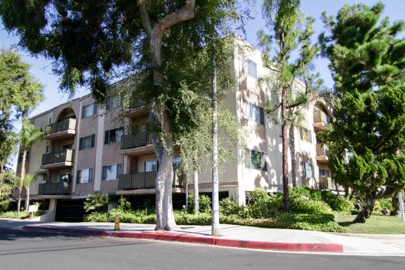The architecture of Consulate in Sherman Oaks