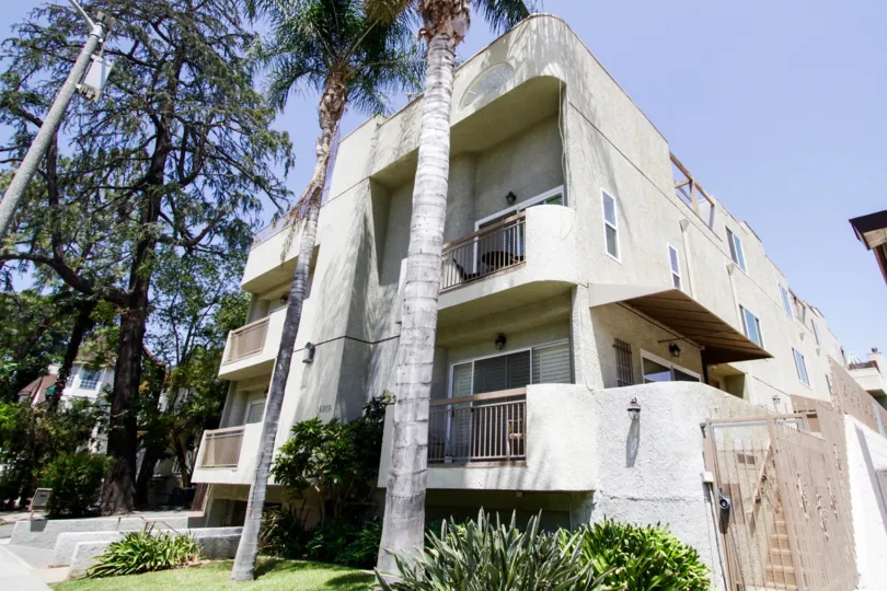 The landscaping at Dickens Condos in Sherman Oaks