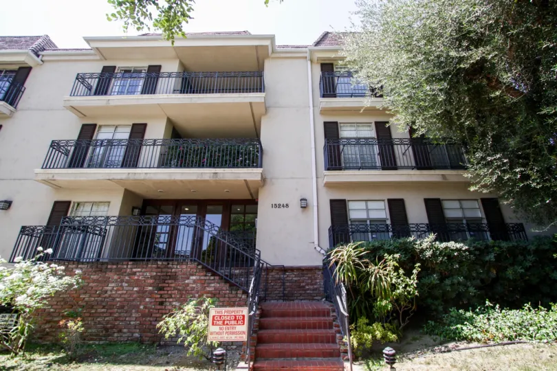 The entrance into Dickens Towers in Sherman Oaks