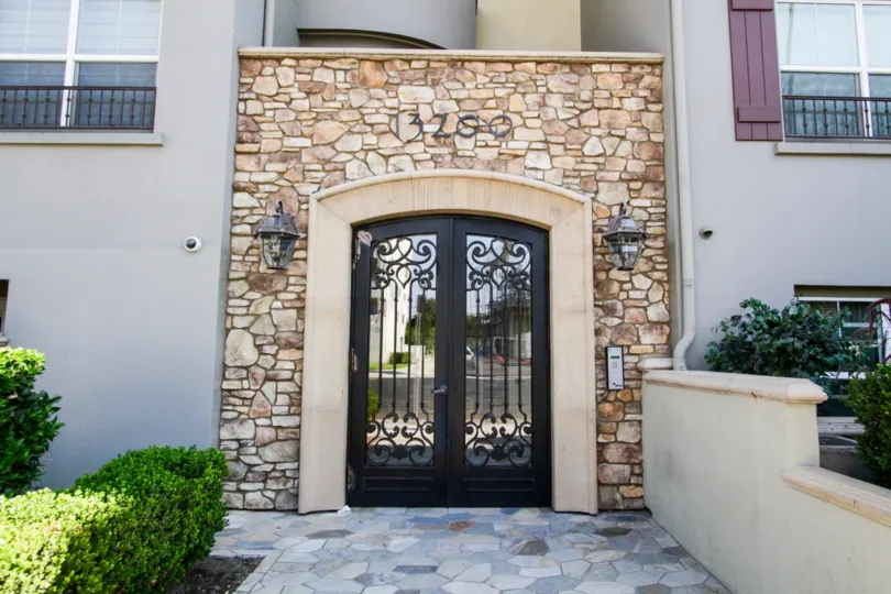 The entrance into Girasole