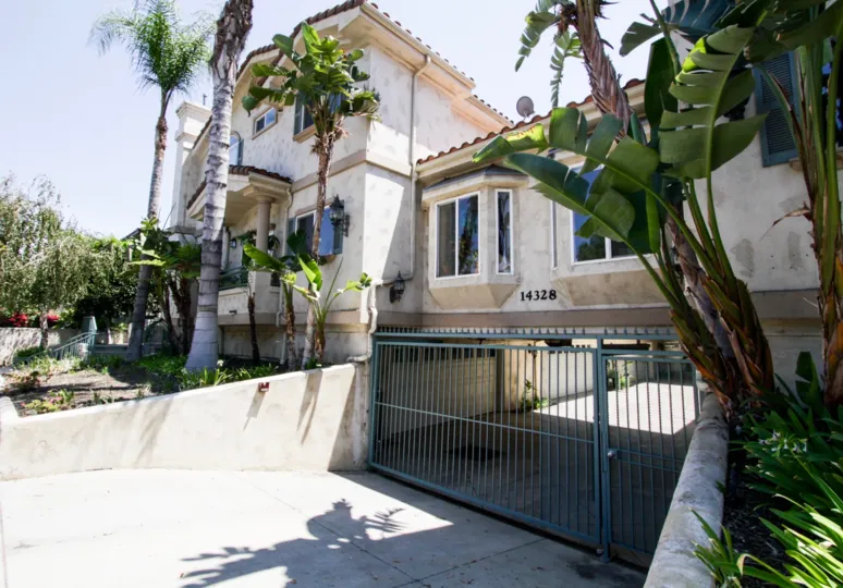 The architecture of Magnolia Villas in Sherman Oaks