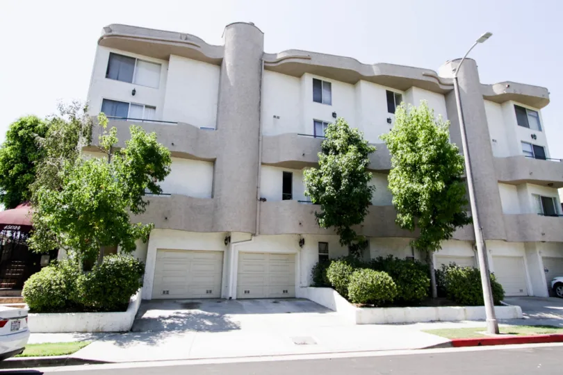 The building at Moorpark Vista in Sherman Oaks