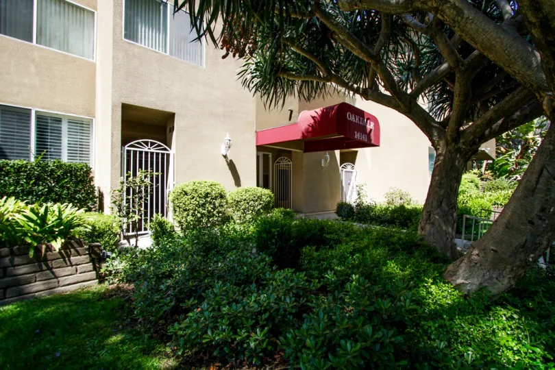 The entrance into Oakdale in Sherman Oaks