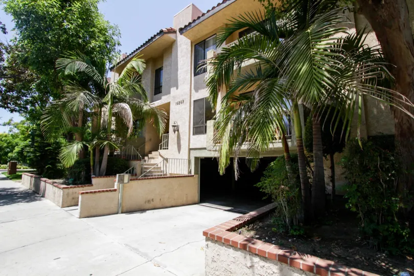The drive into Riverside Villa in Sherman Oaks