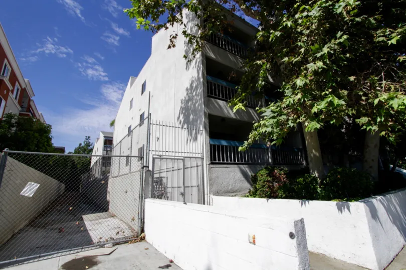 The side entrance into Sherman Oaks Villas in Sherman Oaks