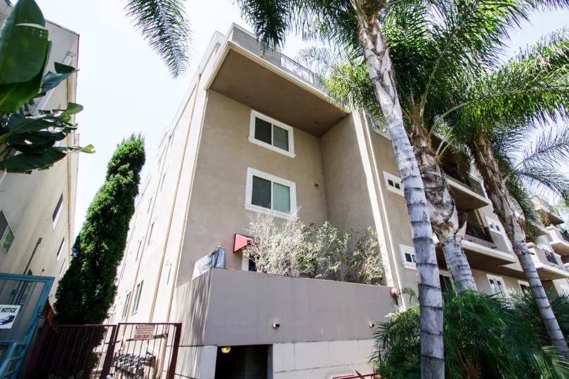 The side entrance into Sierra Heights Condominiums