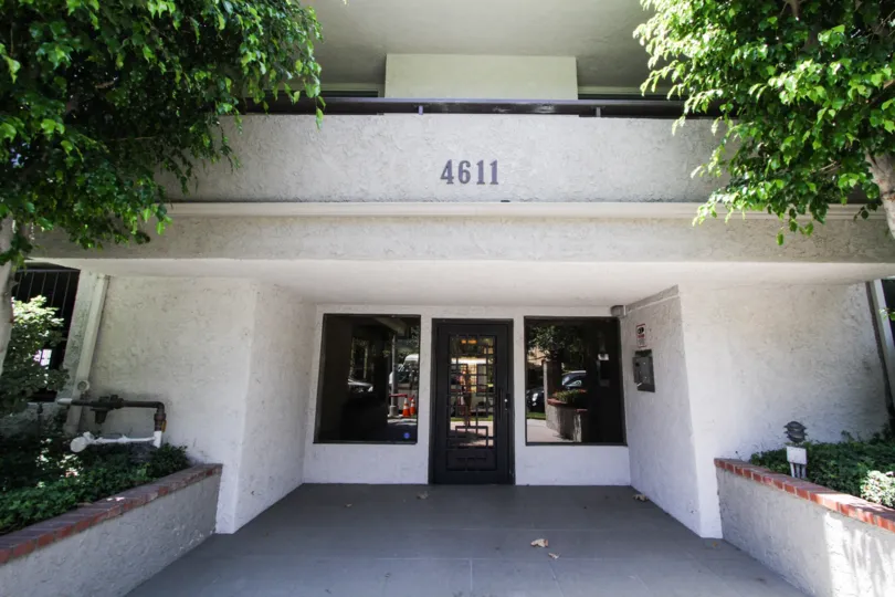 The entrance into Vista Del Monte Condominiums in Sherman Oaks