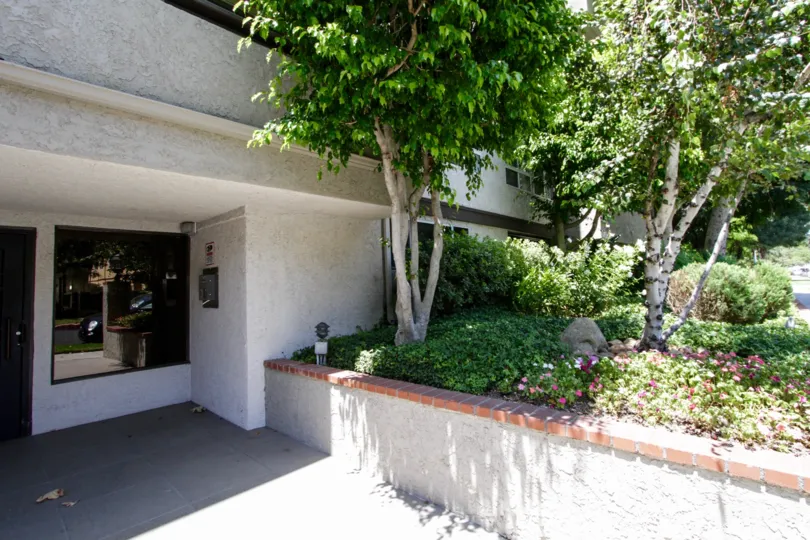The landscaping around Vista Del Monte Condominiums