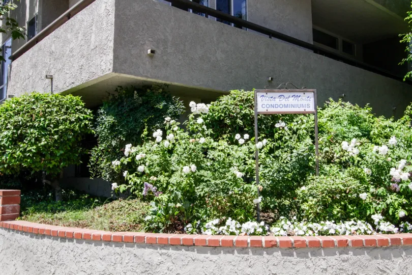 The sign welcoming you into the Vista Del Monte Condominiums
