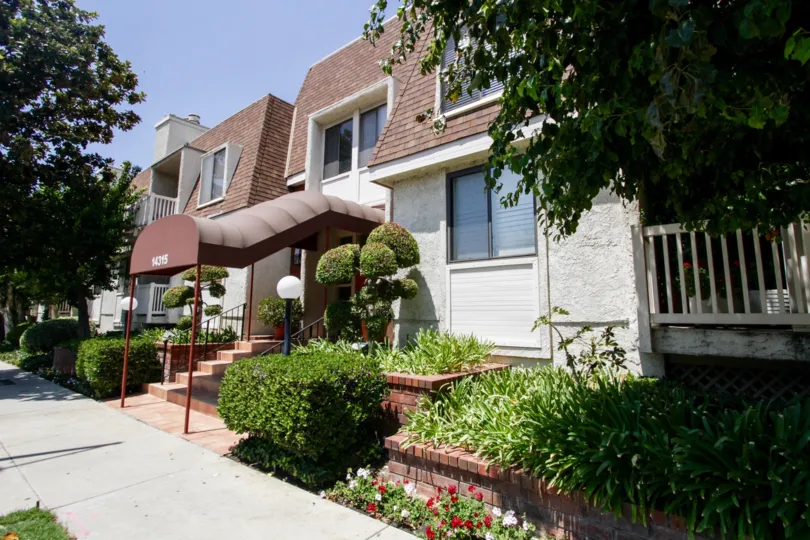 The sidewalk in front of the Wilshire Manor