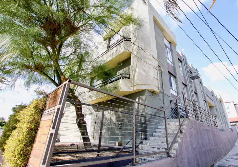 The view of the building at 4567 Lexington in Silver Lake, California