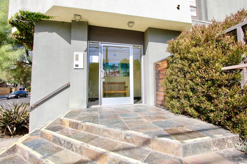 The entrance into 4567 Lexington