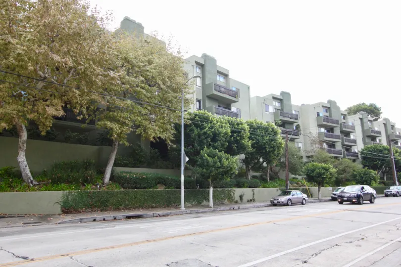 The street view of Cedar Lodge in Silver Lake, California