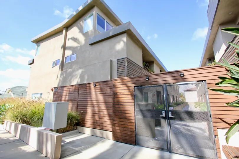 The entryway into Monroe Heights in Silver Lake, California