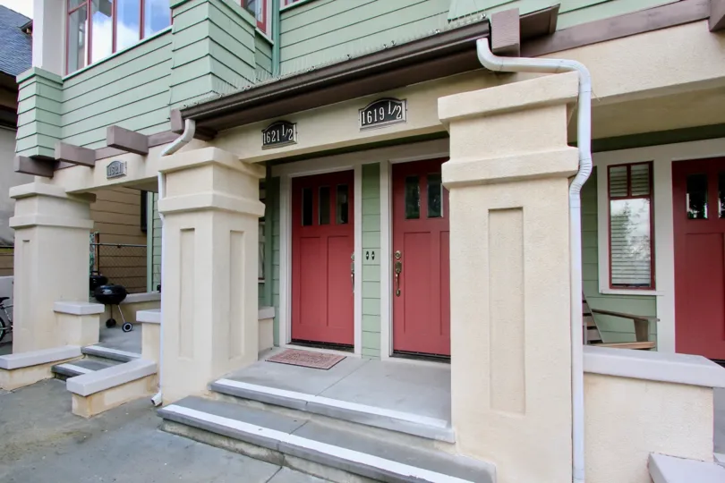 The addresses above units at the Rockwood