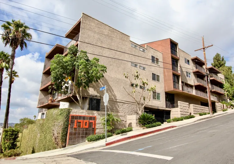 The street view of Silver View Terrace in Silver Lake, California