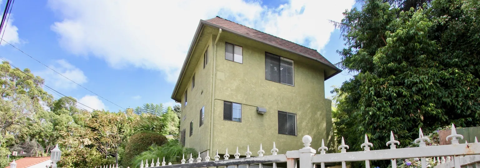 The view of Success Townhomes in Silver Lake, California