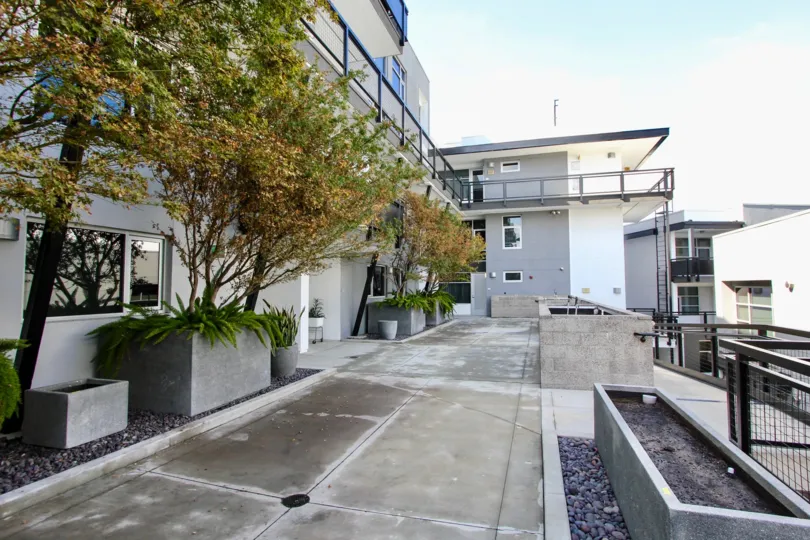 The common area at Silver Lake Lofts