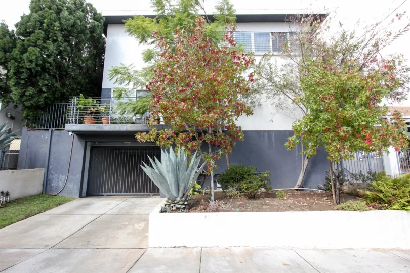 The landscaping around Waterloo Town Lofts in Silver Lake, California