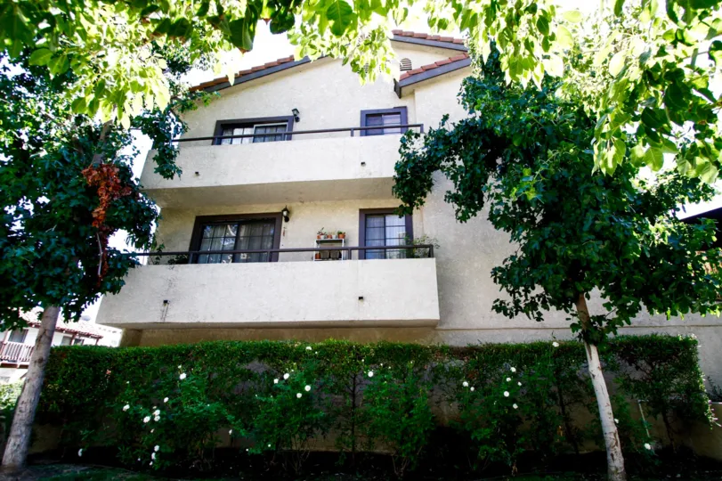 The balconies at 10960 Bluffside Dr in Studio City
